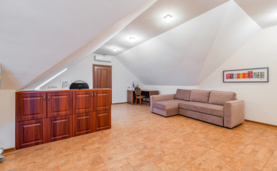 Коттедж в поселке камерного типа - 525м2