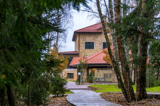 Загородная резиденция в окружении Истринского заповедного леса  - 968м2
