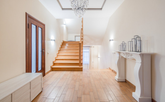 Коттедж в поселке камерного типа - 525м2