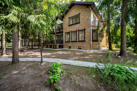 Дом на чудесном лесном участке - 633м2