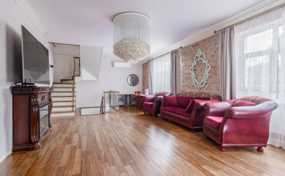 Коттедж в поселке камерного типа - 525м2